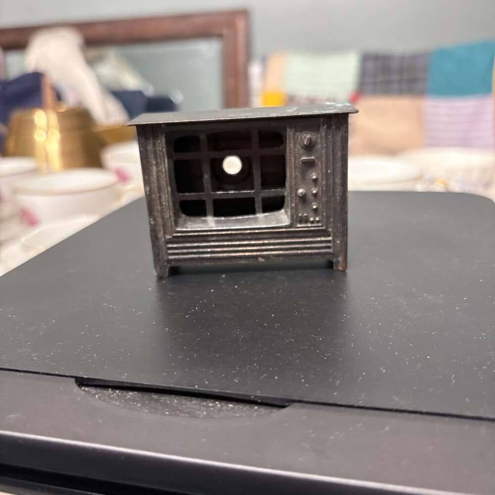 Vintage Die Cast Television Pencil Sharpener Made In Hong Kong